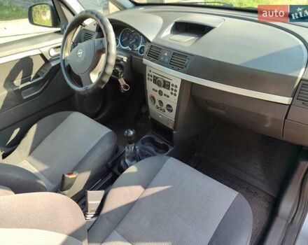 Сірий Опель Меріва, об'ємом двигуна 1.69 л та пробігом 225 тис. км за 4900 $, фото 7 на Automoto.ua