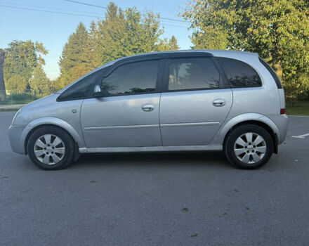 Серый Опель Мерива, объемом двигателя 1.69 л и пробегом 261 тыс. км за 3700 $, фото 7 на Automoto.ua