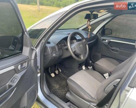 Серый Опель Мерива, объемом двигателя 1.36 л и пробегом 280 тыс. км за 3350 $, фото 6 на Automoto.ua