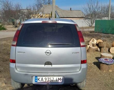 Серый Опель Мерива, объемом двигателя 1.69 л и пробегом 300 тыс. км за 4800 $, фото 1 на Automoto.ua