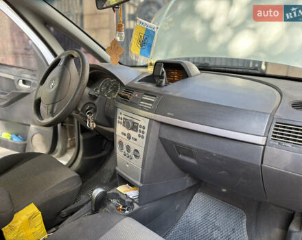 Опель Мерива 2005 в Николаеве на Automoto.ua Серый Опель Мерива, объемом двигателя 1.8 л и пробегом 250 тыс. км за 4120 $, фото 20 на Automoto.ua