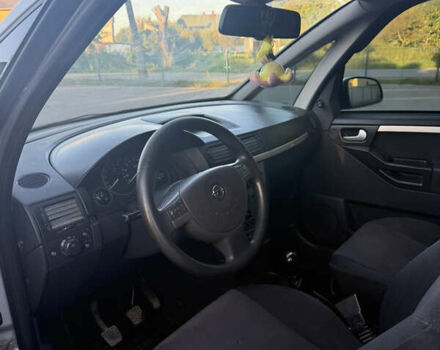 Серый Опель Мерива, объемом двигателя 1.69 л и пробегом 261 тыс. км за 3700 $, фото 4 на Automoto.ua