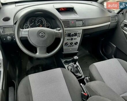 Сірий Опель Меріва, об'ємом двигуна 1.4 л та пробігом 190 тис. км за 4400 $, фото 23 на Automoto.ua