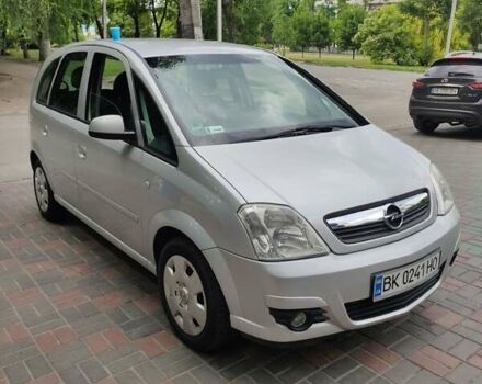 Серый Опель Мерива, объемом двигателя 1.6 л и пробегом 228 тыс. км за 4950 $, фото 2 на Automoto.ua
