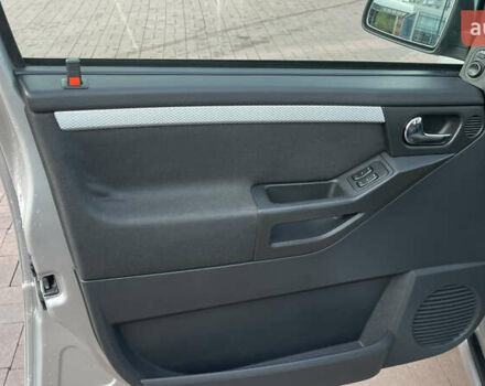 Сірий Опель Меріва, об'ємом двигуна 1.6 л та пробігом 170 тис. км за 4750 $, фото 6 на Automoto.ua