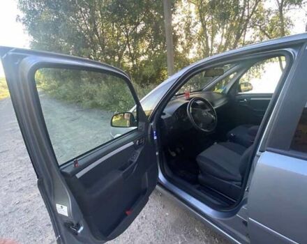 Серый Опель Мерива, объемом двигателя 1.6 л и пробегом 212 тыс. км за 5000 $, фото 3 на Automoto.ua