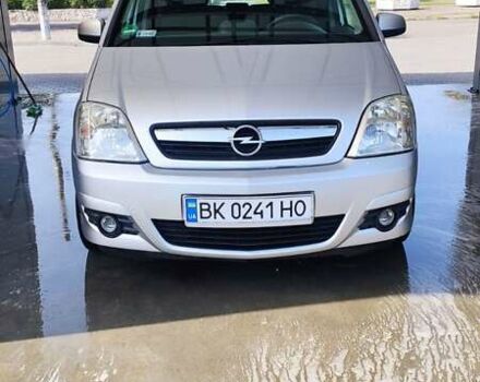 Серый Опель Мерива, объемом двигателя 1.6 л и пробегом 228 тыс. км за 4950 $, фото 5 на Automoto.ua