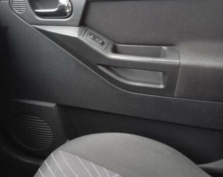 Серый Опель Мерива, объемом двигателя 1.6 л и пробегом 150 тыс. км за 4900 $, фото 4 на Automoto.ua