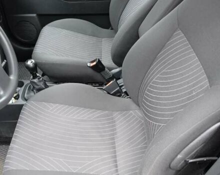 Серый Опель Мерива, объемом двигателя 1.6 л и пробегом 150 тыс. км за 4900 $, фото 11 на Automoto.ua