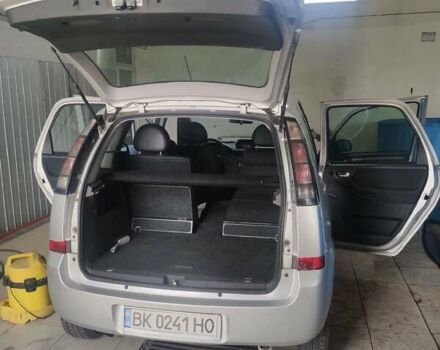 Серый Опель Мерива, объемом двигателя 1.6 л и пробегом 228 тыс. км за 4950 $, фото 3 на Automoto.ua