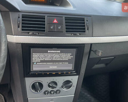 Сірий Опель Меріва, об'ємом двигуна 1.6 л та пробігом 170 тис. км за 4750 $, фото 9 на Automoto.ua