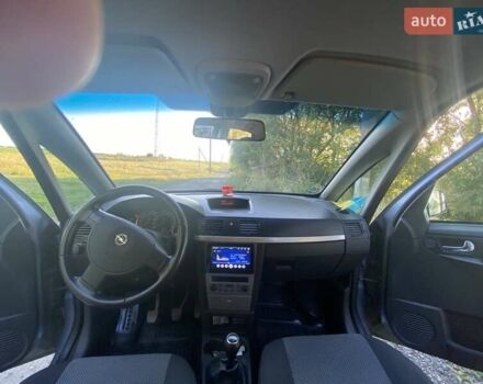 Серый Опель Мерива, объемом двигателя 1.6 л и пробегом 212 тыс. км за 5000 $, фото 9 на Automoto.ua