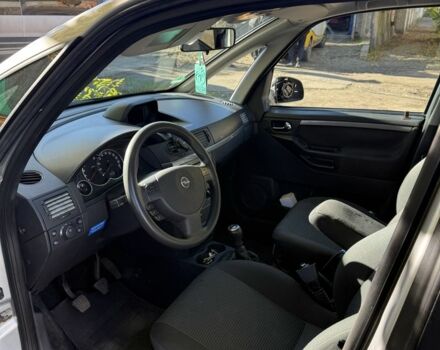 Сірий Опель Меріва, об'ємом двигуна 1.7 л та пробігом 150 тис. км за 3300 $, фото 5 на Automoto.ua