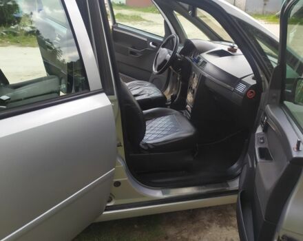 Серый Опель Мерива, объемом двигателя 1.2 л и пробегом 270 тыс. км за 3300 $, фото 5 на Automoto.ua