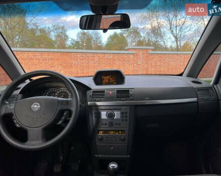 Серый Опель Мерива, объемом двигателя 1.4 л и пробегом 158 тыс. км за 4599 $, фото 34 на Automoto.ua