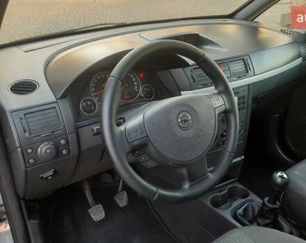 Серый Опель Мерива, объемом двигателя 1.4 л и пробегом 182 тыс. км за 5600 $, фото 4 на Automoto.ua