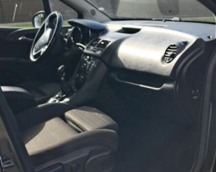 Серый Опель Мерива, объемом двигателя 1.7 л и пробегом 314 тыс. км за 5500 $, фото 5 на Automoto.ua