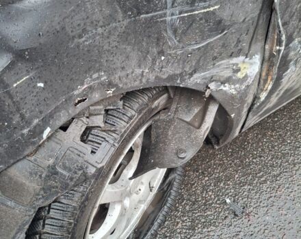 Сірий Опель Меріва, об'ємом двигуна 1.4 л та пробігом 220 тис. км за 3000 $, фото 4 на Automoto.ua