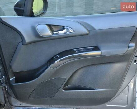 Серый Опель Мерива, объемом двигателя 1.69 л и пробегом 197 тыс. км за 6200 $, фото 24 на Automoto.ua