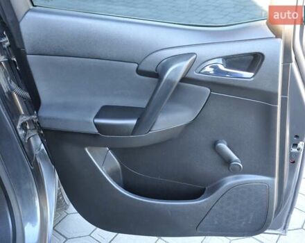 Серый Опель Мерива, объемом двигателя 1.69 л и пробегом 197 тыс. км за 6200 $, фото 18 на Automoto.ua