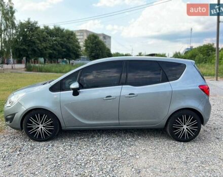Сірий Опель Меріва, об'ємом двигуна 1.7 л та пробігом 223 тис. км за 9000 $, фото 8 на Automoto.ua