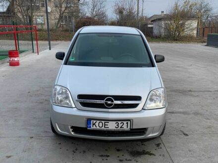 Серый Опель Мерива, объемом двигателя 1.6 л и пробегом 236 тыс. км за 2300 $, фото 1 на Automoto.ua