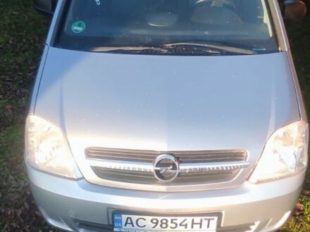 Серый Опель Мерива, объемом двигателя 1.6 л и пробегом 218 тыс. км за 3200 $, фото 1 на Automoto.ua