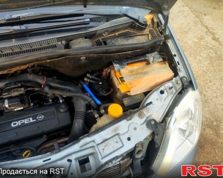 Серый Опель Мерива, объемом двигателя 1.7 л и пробегом 323 тыс. км за 4000 $, фото 1 на Automoto.ua