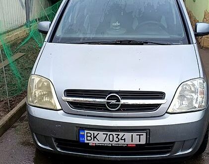Сірий Опель Меріва, об'ємом двигуна 1.7 л та пробігом 250 тис. км за 2000 $, фото 1 на Automoto.ua