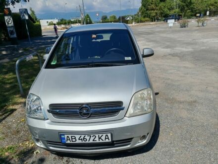 Серый Опель Мерива, объемом двигателя 1.6 л и пробегом 156 тыс. км за 4000 $, фото 1 на Automoto.ua
