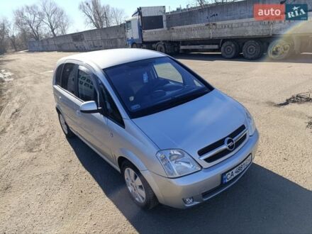 Серый Опель Мерива, объемом двигателя 1.6 л и пробегом 155 тыс. км за 4000 $, фото 1 на Automoto.ua