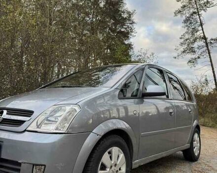 Серый Опель Мерива, объемом двигателя 1.69 л и пробегом 262 тыс. км за 3900 $, фото 1 на Automoto.ua