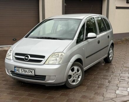 Серый Опель Мерива, объемом двигателя 1.7 л и пробегом 333 тыс. км за 3375 $, фото 1 на Automoto.ua