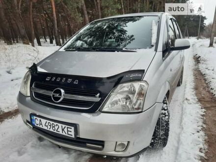 Сірий Опель Меріва, об'ємом двигуна 1.7 л та пробігом 237 тис. км за 4000 $, фото 1 на Automoto.ua