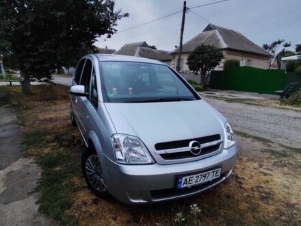 Сірий Опель Меріва, об'ємом двигуна 1.6 л та пробігом 250 тис. км за 3400 $, фото 1 на Automoto.ua