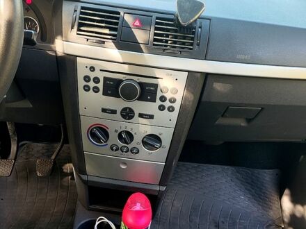 Сірий Опель Меріва, об'ємом двигуна 1.6 л та пробігом 169 тис. км за 4640 $, фото 1 на Automoto.ua