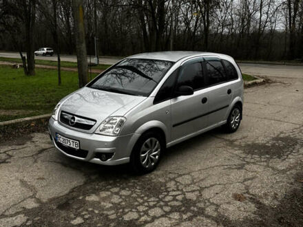 Серый Опель Мерива, объемом двигателя 1.6 л и пробегом 260 тыс. км за 4800 $, фото 1 на Automoto.ua
