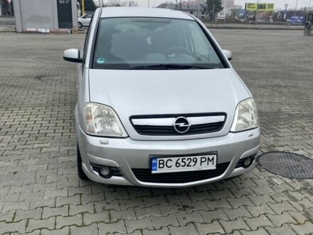 Серый Опель Мерива, объемом двигателя 1.8 л и пробегом 227 тыс. км за 4000 $, фото 1 на Automoto.ua