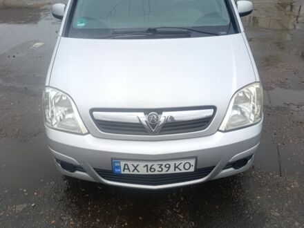 Сірий Опель Меріва, об'ємом двигуна 1.6 л та пробігом 214 тис. км за 4400 $, фото 1 на Automoto.ua