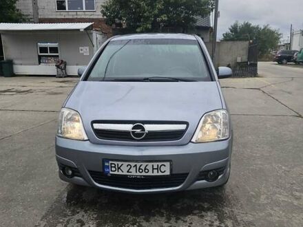 Серый Опель Мерива, объемом двигателя 1.4 л и пробегом 265 тыс. км за 3700 $, фото 1 на Automoto.ua