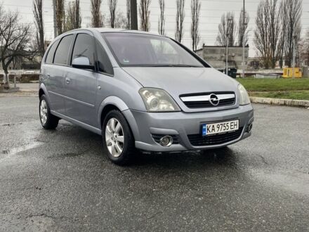Серый Опель Мерива, объемом двигателя 1.8 л и пробегом 210 тыс. км за 3800 $, фото 1 на Automoto.ua
