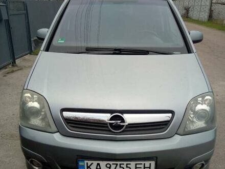 Серый Опель Мерива, объемом двигателя 1.8 л и пробегом 210 тыс. км за 3800 $, фото 1 на Automoto.ua