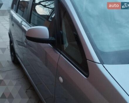 Серый Опель Мерива, объемом двигателя 1.6 л и пробегом 230 тыс. км за 4800 $, фото 1 на Automoto.ua