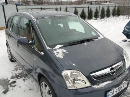 Серый Опель Мерива, объемом двигателя 1.6 л и пробегом 215 тыс. км за 4900 $, фото 1 на Automoto.ua