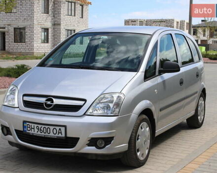 Сірий Опель Меріва, об'ємом двигуна 1.6 л та пробігом 152 тис. км за 4900 $, фото 1 на Automoto.ua