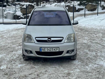 Сірий Опель Меріва, об'ємом двигуна 1.3 л та пробігом 302 тис. км за 4000 $, фото 1 на Automoto.ua