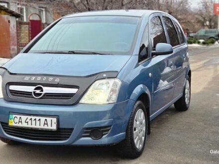 Серый Опель Мерива, объемом двигателя 1.6 л и пробегом 280 тыс. км за 3999 $, фото 1 на Automoto.ua