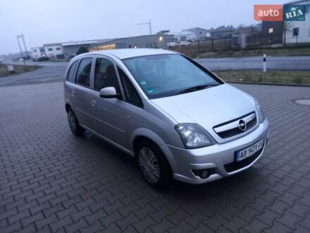 Серый Опель Мерива, объемом двигателя 1.6 л и пробегом 202 тыс. км за 6000 $, фото 1 на Automoto.ua