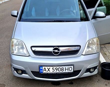 Серый Опель Мерива, объемом двигателя 1.6 л и пробегом 183 тыс. км за 3600 $, фото 1 на Automoto.ua