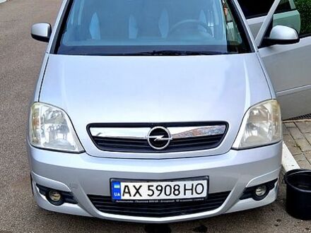 Сірий Опель Меріва, об'ємом двигуна 1.6 л та пробігом 183 тис. км за 3600 $, фото 1 на Automoto.ua